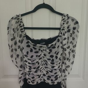 Women's Black and White Ruched Top